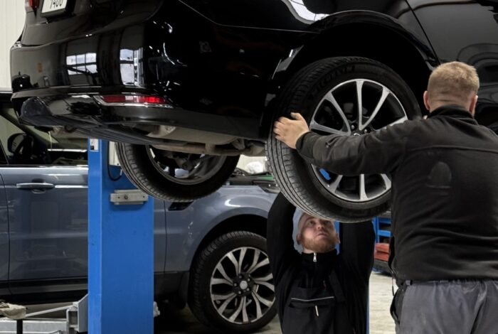 СТО Дніпро. Російськомовний автосервіс в Дніпро MUSTANG 1337